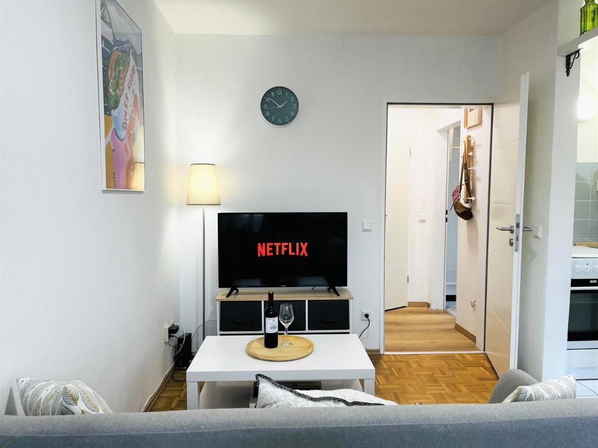 Stylisches Apartment / Netflix / Balkon Bochum Exterior foto